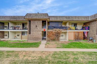 Main picture of 4565 S Lowell Blvd