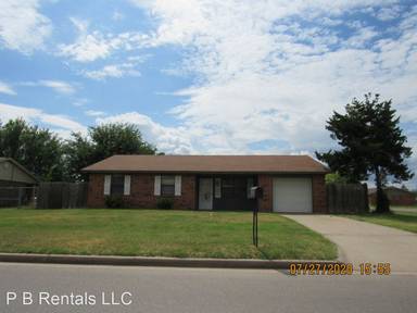 Main picture of 230 Deer Dr