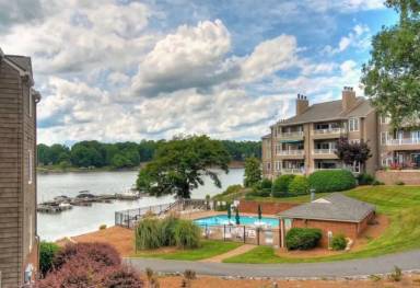 Main picture of 9816 Emerald Point Dr