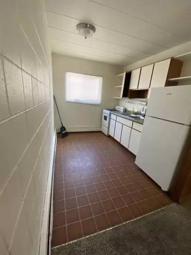 Main picture of 800 W Church St