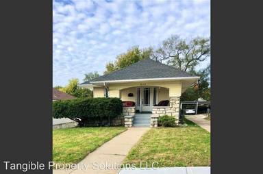 Main picture of 404 Lawn Ave