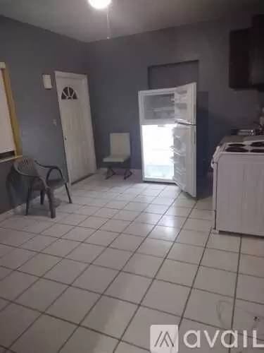 Main picture of 165 NW 125th St