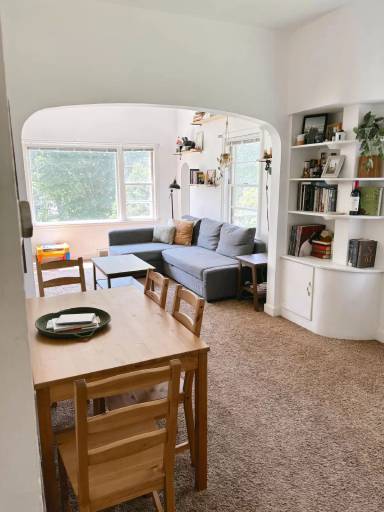Main picture of 1566 E Madison St
