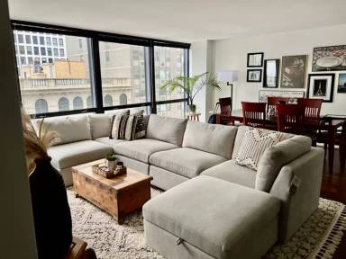 Main picture of 900-910 Lake Shore Drive Apartments