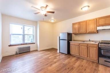 Main picture of 4756 N Maplewood Ave