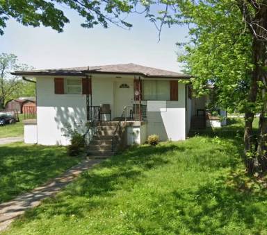Main picture of 556 Small St
