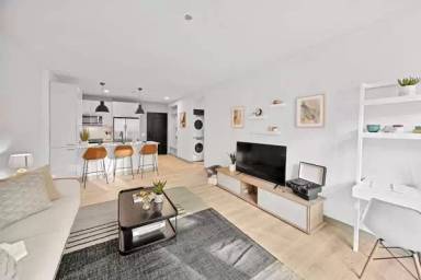 Main picture of 600 E Ocean Blvd
