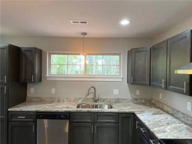 Main picture of 102 Alpine