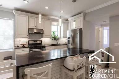 Main picture of 3527 W Shakespeare Ave