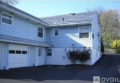 Main picture of 10 George Ave