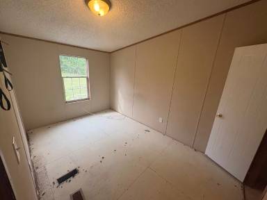 Main picture of 2390 Claremont Rd