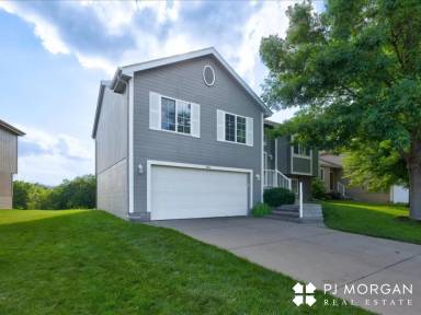 Main picture of 4816 N 170th St
