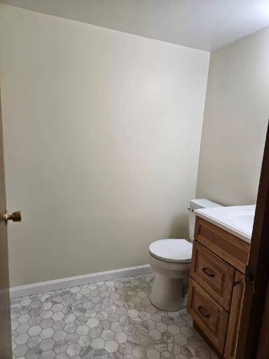 Main picture of 935 W Whitehall Rd