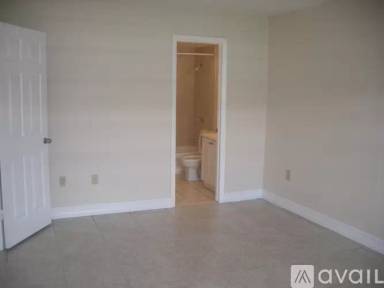 Main picture of 633 S Royal Poinciana Blvd