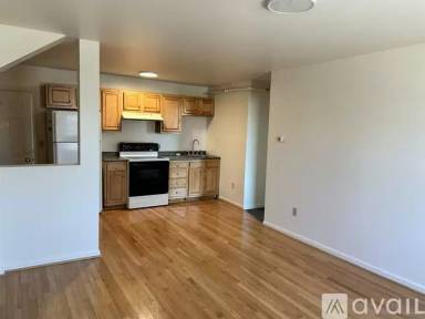 Main picture of 444 Sawyer St