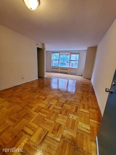 Main picture of 11048 72nd Ave