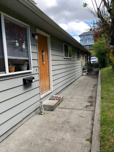 Main picture of 924 Billy Frank Jr St