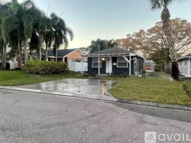 Main picture of 459 1/2 31st Ave N