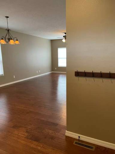 Main picture of 3505 S Juniper Ave