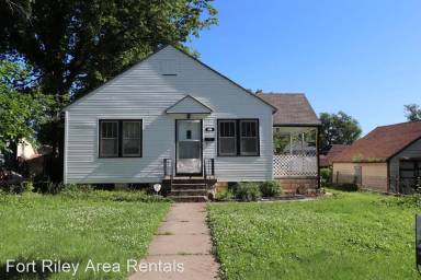 Main picture of 410 W 1st St