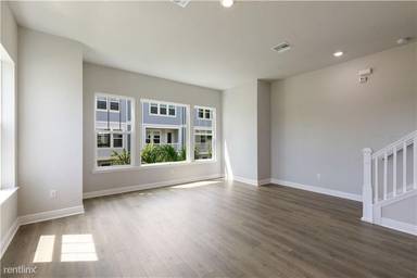 Main picture of 203 S Tampania Ave