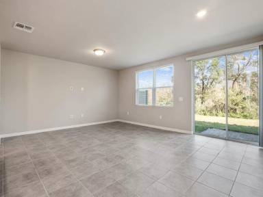 Main picture of 658 Legacy Loop