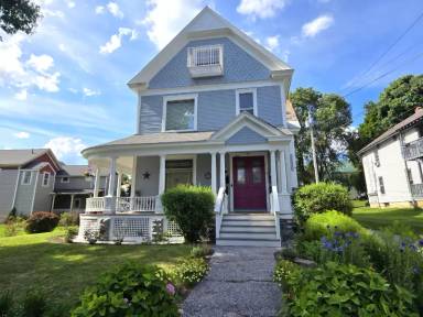 Main picture of 17 Madison St