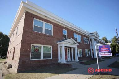 Main picture of 1701 B St