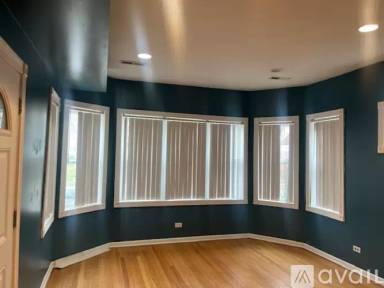 Main picture of 19 E 123rd St