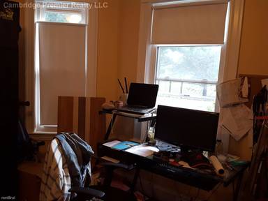 Main picture of 18 Bow Street Pl