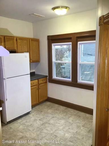 Main picture of 3168 N Bremen St