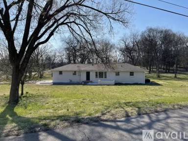 Main picture of 337 Oakview Dr