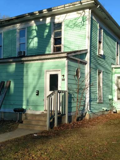 Main picture of 323 S 3rd St