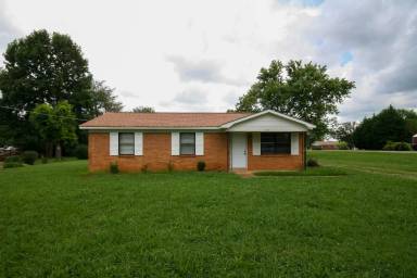 Main picture of 219 Dixon Rd