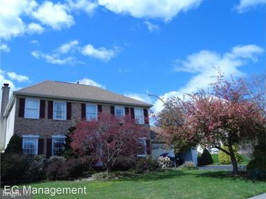 Main picture of 48 Columbine Cir