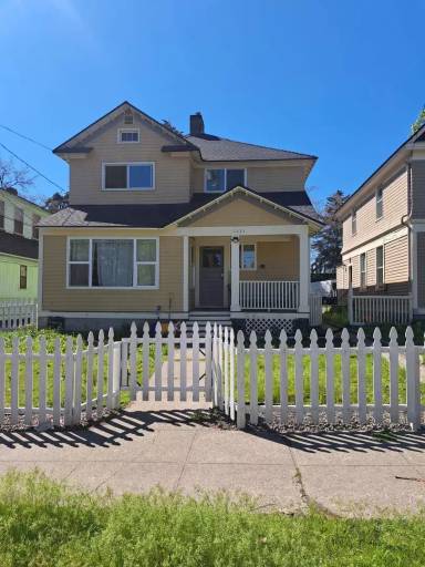 Main picture of 1631 W Pacific Ave