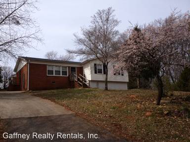 Main picture of 302 Arrowood Dr