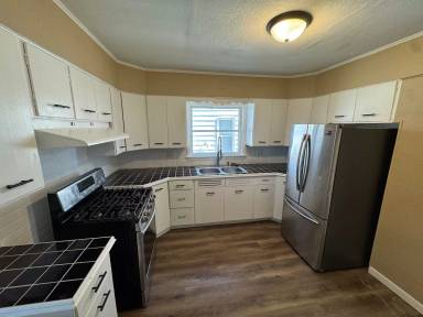 Main picture of 1909 10th St