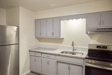Main picture of 405-411 W Mondamin St Apartments