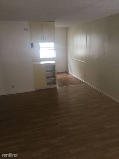 Main picture of 5323 Hermitage Ave