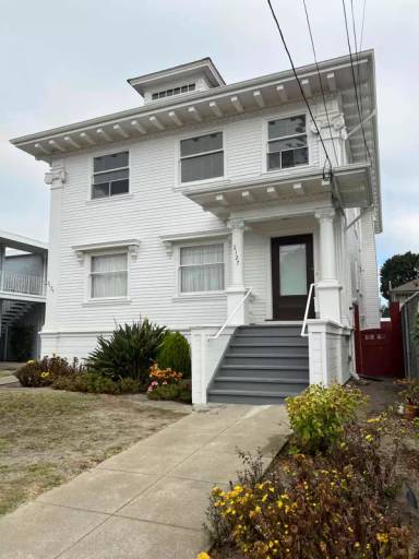 Main picture of 2127 Clinton Ave
