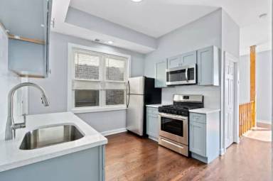 Main picture of 3633 N Elston Ave