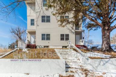 Main picture of 863 Clark St