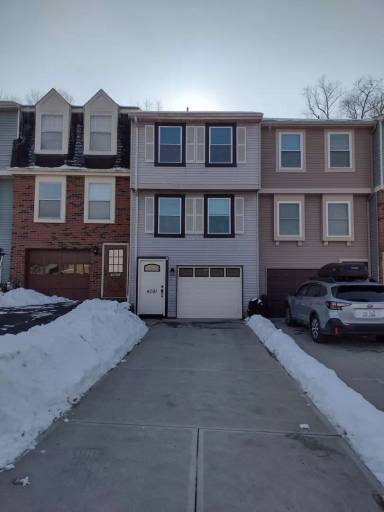 Main picture of 4091 Hill St