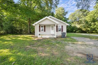 Main picture of 906 Paden Rd