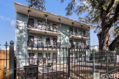 Main picture of Oak Tree Apartments