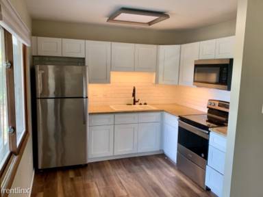 Main picture of 1110 N South Riverton Ave