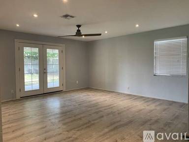 Main picture of 4916 E Amelia Ave