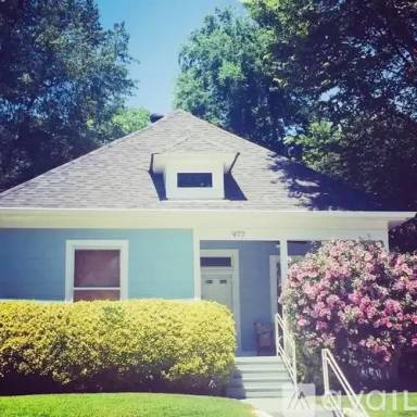 Main picture of 977 S Cox St