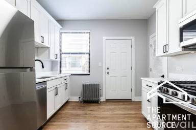 Main picture of 1400 W Summerdale Ave